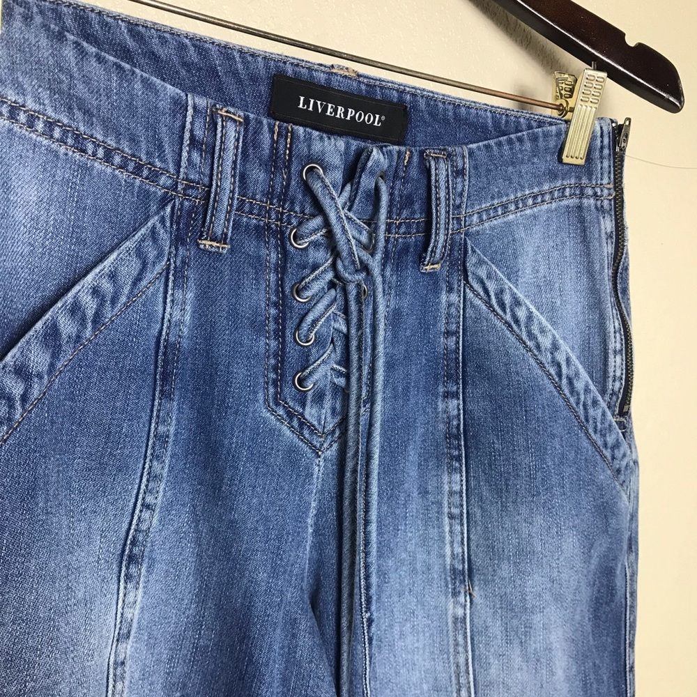 Liverpool || Denim Capri Jeans Pants - Picture 3 of 9